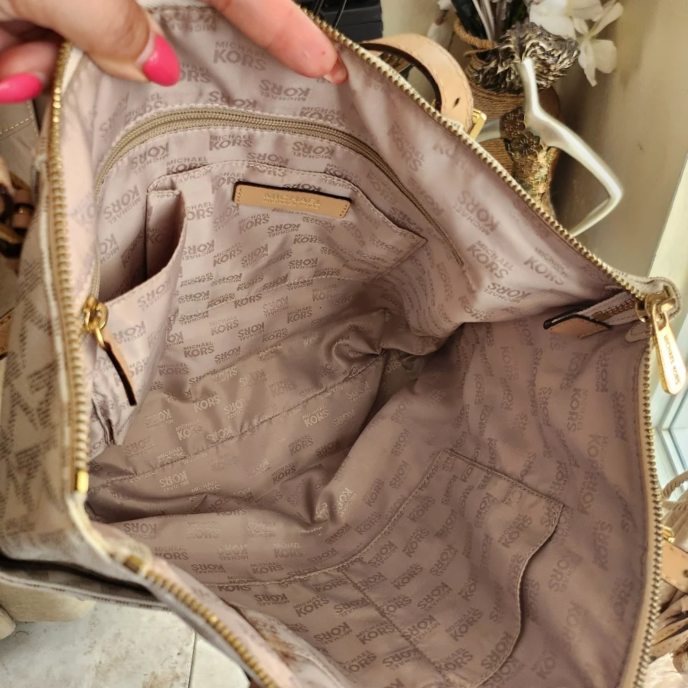 Michael Kors jet set travel large signature tote